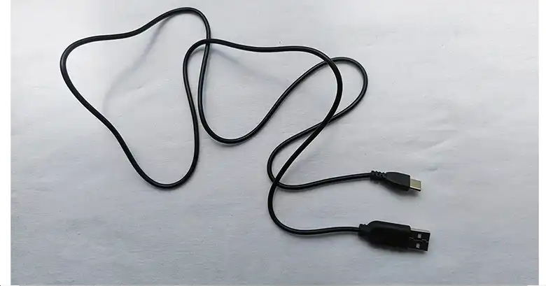 USBケーブル画像