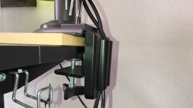NB-ERGONOMIC-H100-G-モニターアームクランプ部分の画像