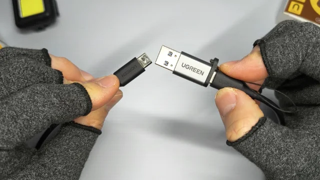 ダイソーCOBライト充電方法について④