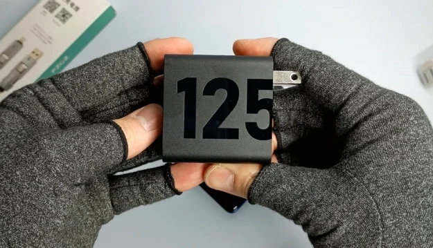 PZOZ 4-in-1-USBケーブル使用した125W対応充電器