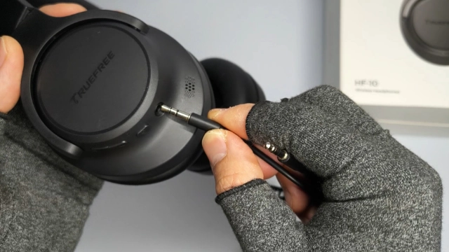 TRUEFREE HF-10 AUXケーブル接続